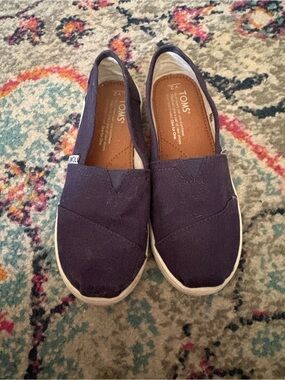 Toms Kids Canvas Slip-On Shoes in Navy Blue